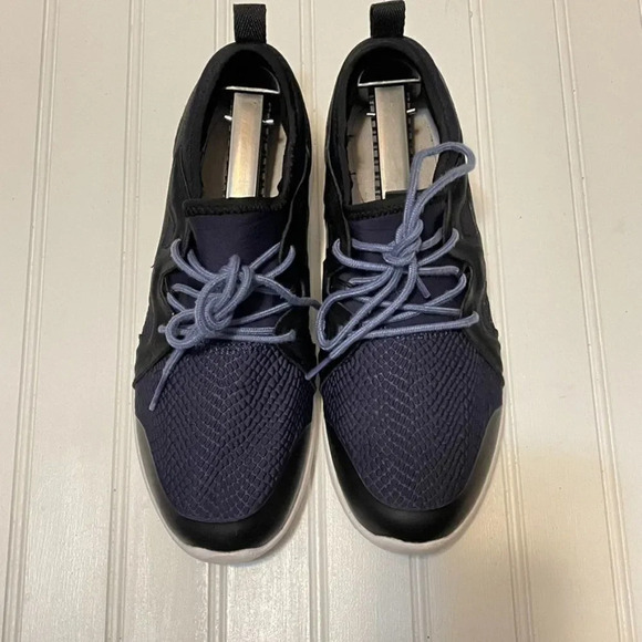 Vionic Storm Navy Sneaker Women's SZ 7‎ - Picture 2 of 7